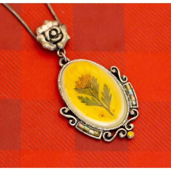 Vintage Intricate Floral Pendant Choker Necklace, 14 1/2 Inches - O28 - Picture 1 of 3